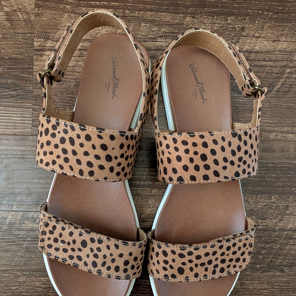 Universal Thread Sandals - Picture 2 of 4